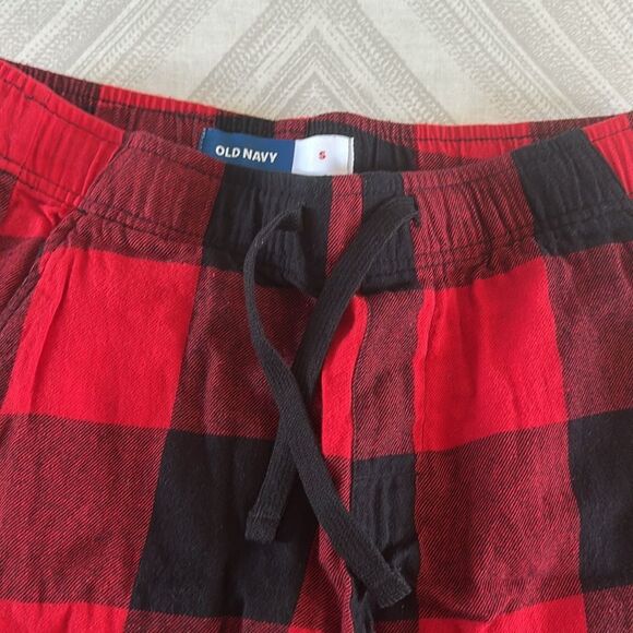 Old Navy Women’s Red & Black Check Pajama Pants - Size S - Picture 2 of 6
